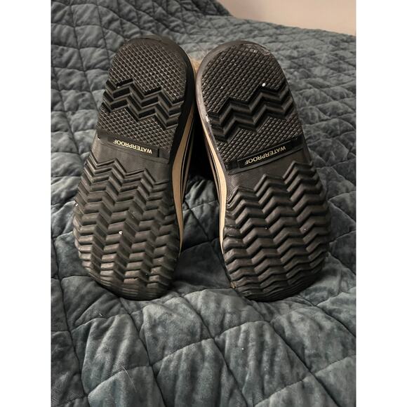 JOAN OF ARCTIC™ Women's Waterproof Boot size 8 - Picture 6 of 10